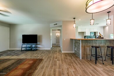 18806 N Aztec Dr, Sun City, AZ 85373 - photo 5