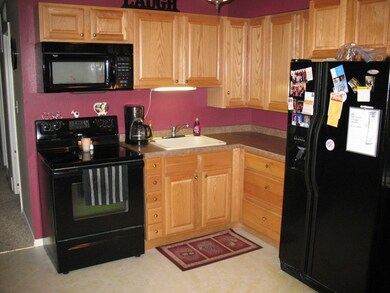 1327 S 18th St, Grand Forks, ND 58201 - photo 5