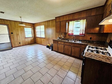 Eat in kitchen