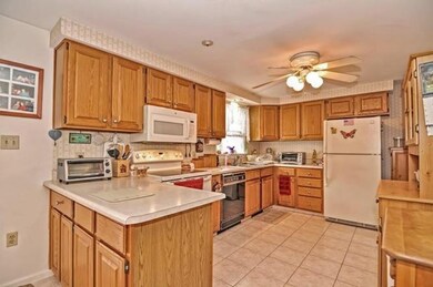 15 Albion St unit A, Everett, MA 02149 - photo 6