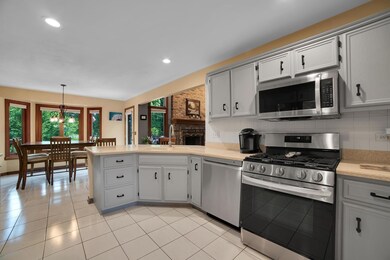 3912 Falcon Dr, Naperville, IL 60564 - photo 3