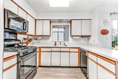 58 Winthrop Rd, Monroe Township, NJ 08831 - photo 3