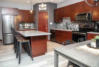 4908 Luke St, Cedar Falls, IA 50613 - photo 6