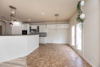 1125 Annalea Cove Dr, Lewisville, TX 75056 - photo 6