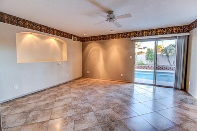 IMG_6532_3_4_Interior 2-1