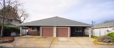 1019 Hopkins Rd, Central Point, OR 97502 - photo 2