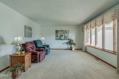1002GovernorLn10623_0001