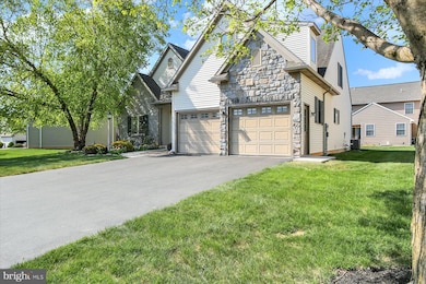 107 Charlan Blvd, Mount Joy, PA 17552 - photo 3