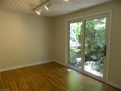 Casual dining area or office/den w/slider to front