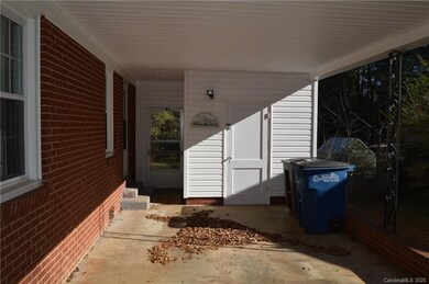 634 Holland Dr, Statesville, NC 28677 - photo 4