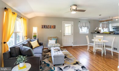 12709 Parkland Dr, Rockville, MD 20853 - photo 5