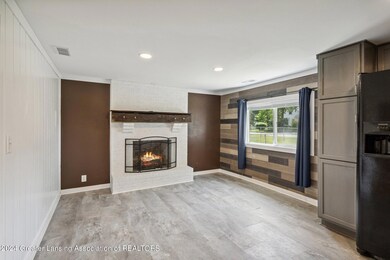 317-Leonard-St-Eaton-Rapids-MI-48827-Win