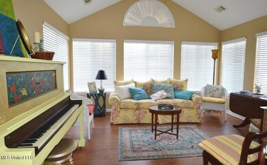 8799 Parkview Oaks Cir, Olive Branch, MS 38654 - photo 4