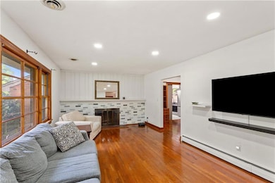 LIVING ROOM - CHECK OUT THE BEAUTIFUL HARDWOOD FLO