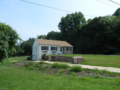 318 Playground Rd, Archdale, NC 27263 - photo 2