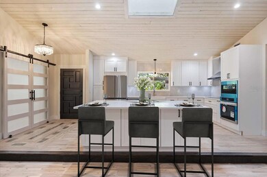 4916 Hidden Oaks Trail, Sarasota, FL 34232 - photo 4