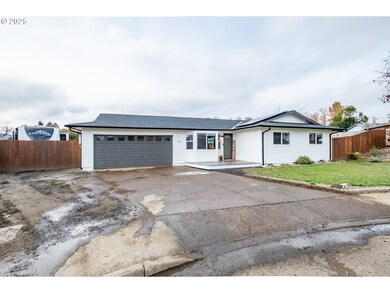 213 NW Lalack Ct, Dallas, OR 97338 - photo 3