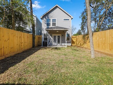 7714 Beckley St, Houston, TX 77088 - photo 2