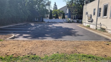 83 Kraemer St, Hicksville, NY 11801 - photo 7