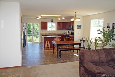 208 Riggs Dr E, Enumclaw, WA 98022 - photo 6