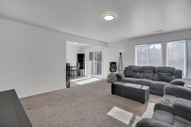 455 Cherry Ln unit A, Manteca, CA 95337 - photo 7