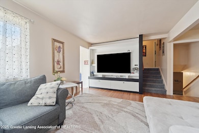 6029 Ellendale Dr, Lansing, MI 48911 - photo 3