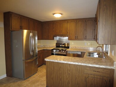 1028 Leith Ave, Waukegan, IL 60085 - photo 5