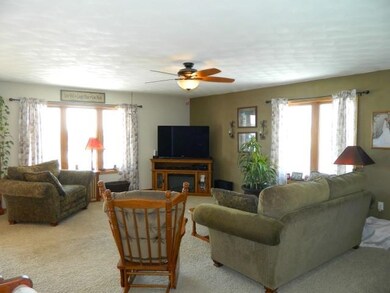 W6466 Canton Dr, Monroe, WI 53566 - photo 6