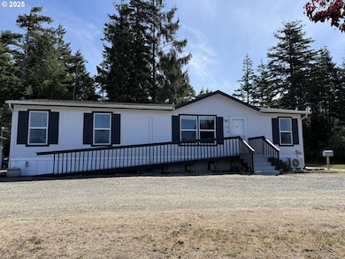 1750 S 28th Ct, Coos Bay, OR 97420 - photo 2