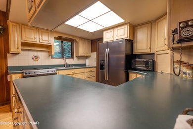 1164 Lexington Ave, Pocono Summit, PA 18346 - photo 5