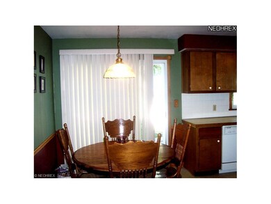 Everyone gather here! Glass sliding door to Patio!