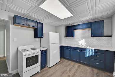 1039 Walnut St unit 2, Ashland, PA 17921 - photo 2