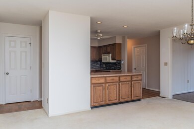 Kitchen Breakfast Bar
