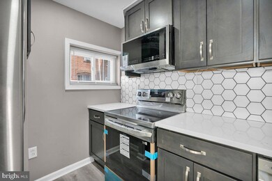 7039 Clover Ln, Upper Darby, PA 19082 - photo 7