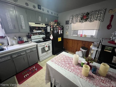 21111 Moross Rd, Grosse Pointe, MI 48236 - photo 6