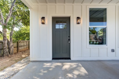 11 E Obryant St, Bellville, TX 77418 - photo 4