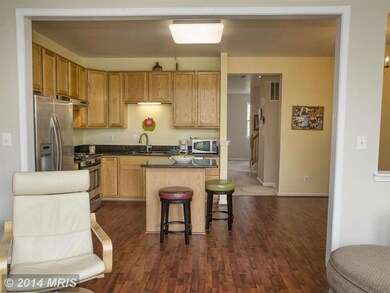 2566 Banshire Dr, Herndon, VA 20171 - photo 3