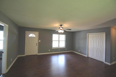 711 Wood St, Manchester, TN 37355 - photo 2