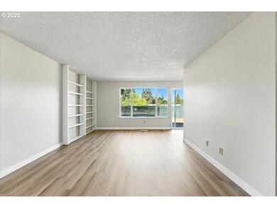 19766 SW Murphy St, Beaverton, OR 97007 - photo 4