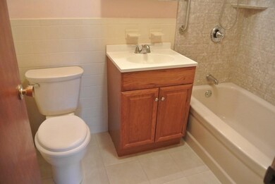 31 Lodgen Ct unit 2F, Malden, MA 02148 - photo 6