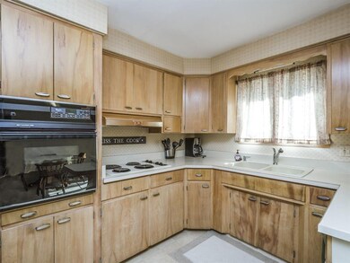 111 Patricia Ln NW, Cedar Rapids, IA 52405 - photo 7