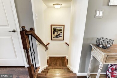 913 Magnolia Blossom Ct, Sykesville, MD 21784 - photo 4