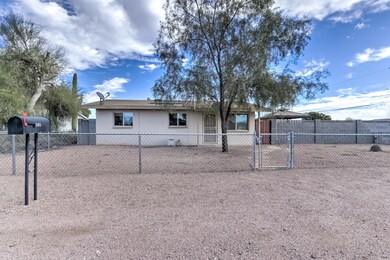 305 N Dewey St-5