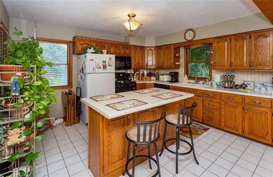 3849 E 30th St, Des Moines, IA 50317 - photo 4