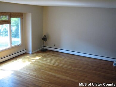 10 Cambridge Dr, Red Hook, NY 12571 - photo 3