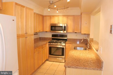 4116 Churchman Way unit 2-22, Woodbridge, VA 22192 - photo 2