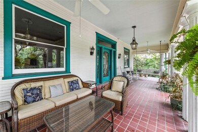 Fabulous Front Porch Terrace ! Perfect for sipping