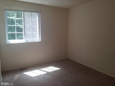 8653 Bent Arrow Ct, Springfield, VA 22153 - photo 6