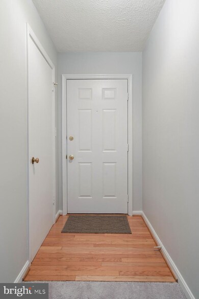 11971 Cardamom Dr, Woodbridge, VA 22192 - photo 5