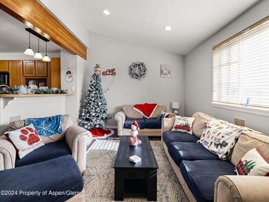 6-web-or-mls-1101-domelby-ct